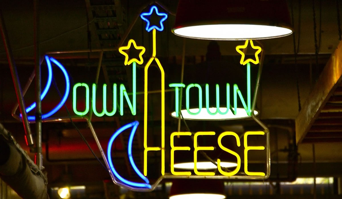 02-28-16-reading-terminal-market-downtown-cheese