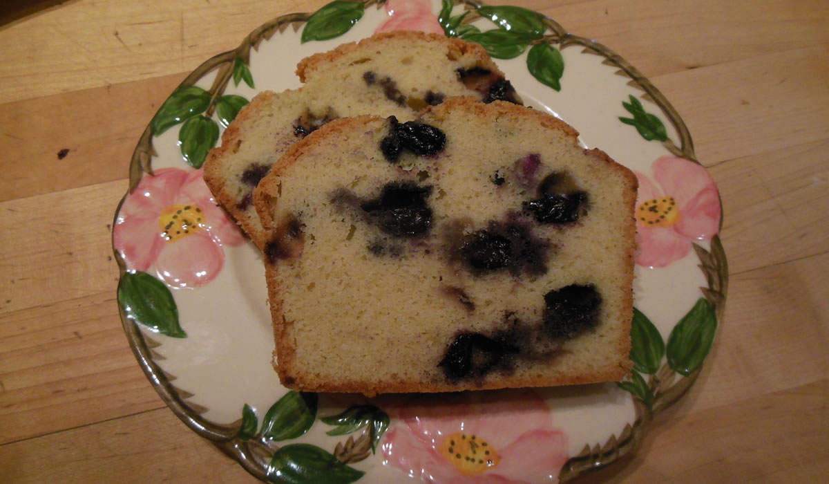 07-24-16-blueberry-pound-cake-2